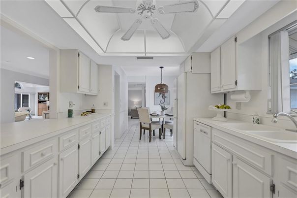 Dining room, Interior, Kitchen, Pendant Lights, Recessed Lighting