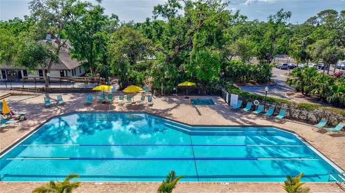 Exterior, Playground, Pool