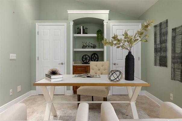 Home Office, Interior