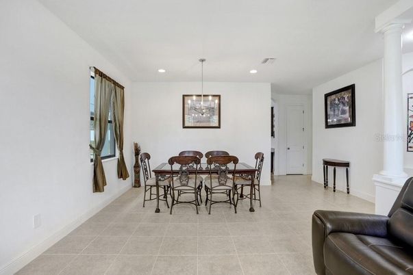 Dining room, Interior, Pendant Lights, Recessed Lighting