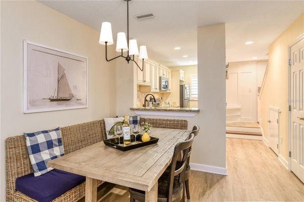 Dining room, Interior, Kitchen, Pendant Lights, Recessed Lighting, Wood Texture Flooring