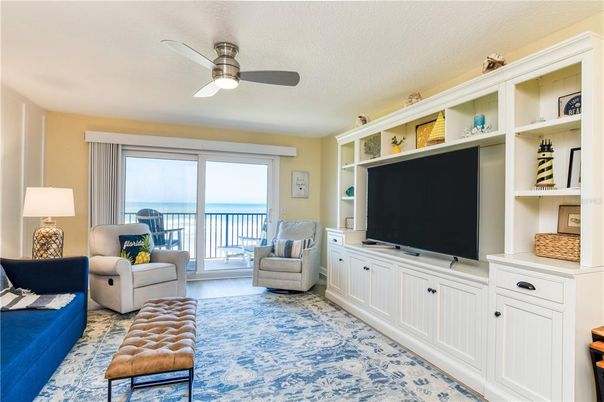 Interior, Living room, Water