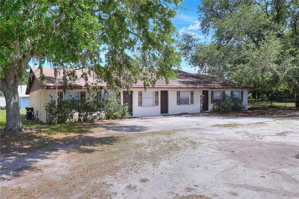 Backyard, Exterior, Facade, Ranch