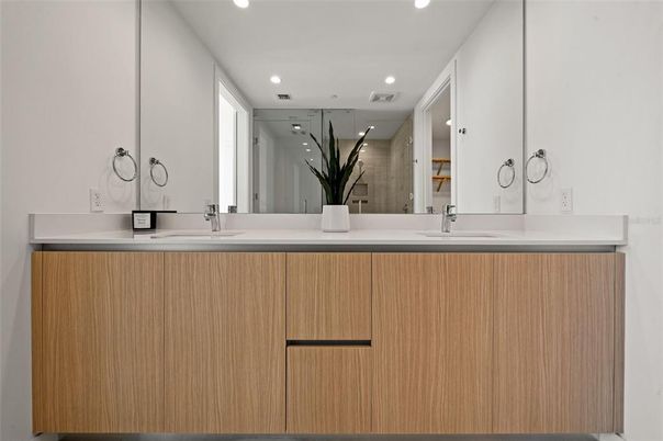 Bathroom, Interior, Recessed Lighting