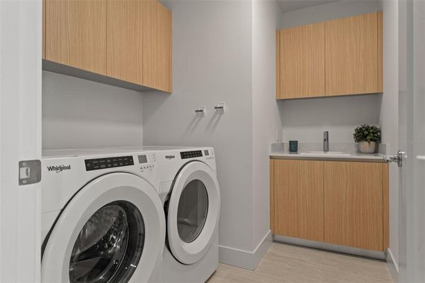 Interior, Washer, Wood Texture Flooring