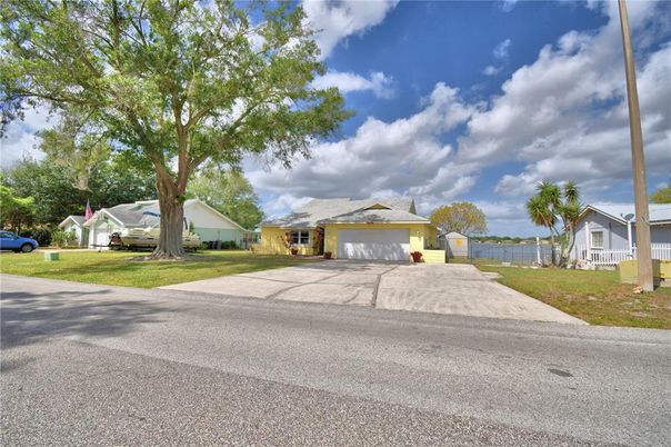 Attached, Detached Garage, Exterior, Facade, Ranch