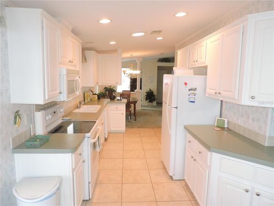Chandelier, Dining room, Interior, Kitchen, Recessed Lighting