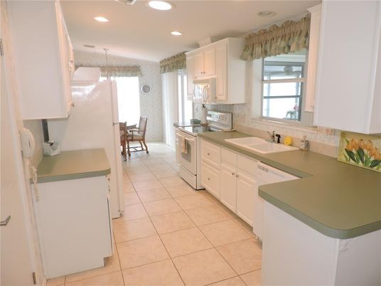 Chandelier, Dining room, Interior, Kitchen, Recessed Lighting
