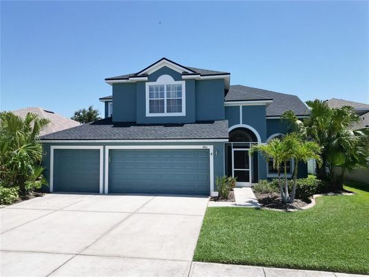 Attached, Exterior, Facade, American Craftsman