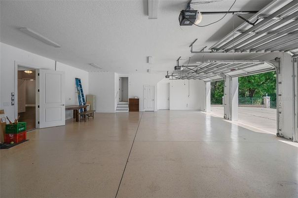 Garage, Interior