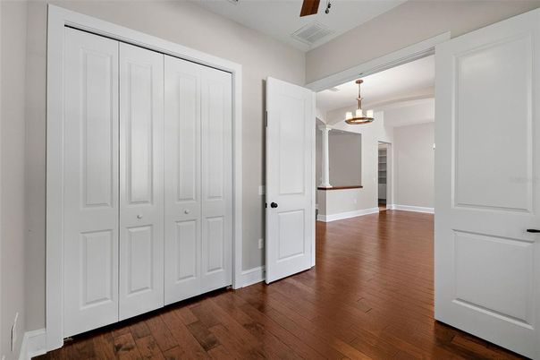 Empty room, Interior, Pendant Lights, Wood Texture Flooring
