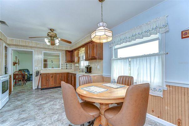 Dining room, Interior, Kitchen, Marble, Pendant Lights