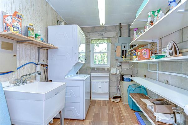 Interior, Washer, Wood Texture Flooring