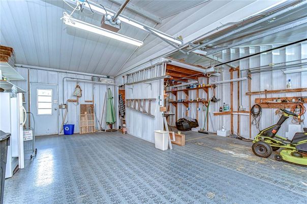 Garage, Interior