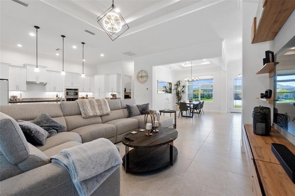 Chandelier, Dining room, Interior, Kitchen, Living room, Pendant Lights, Recessed Lighting, Stainless Steel Appliances