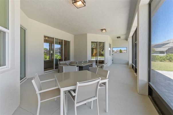Dining room, Interior