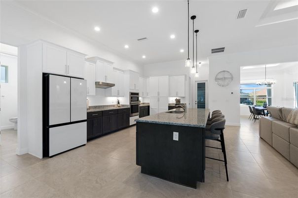 Dining room, Interior, Kitchen, Living room, Pendant Lights, Recessed Lighting, Stainless Steel Appliances