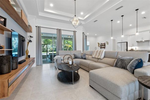 Interior, Kitchen, Living room, Pendant Lights, Recessed Lighting, Stainless Steel Appliances