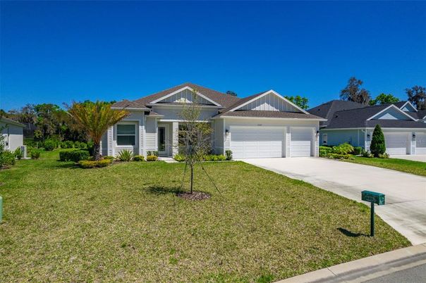 Attached, Exterior, Facade, Ranch