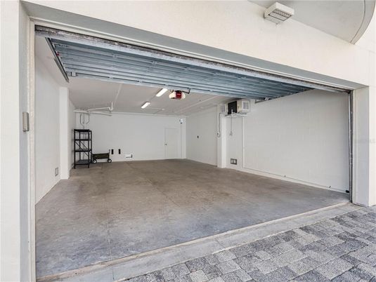 Garage, Interior