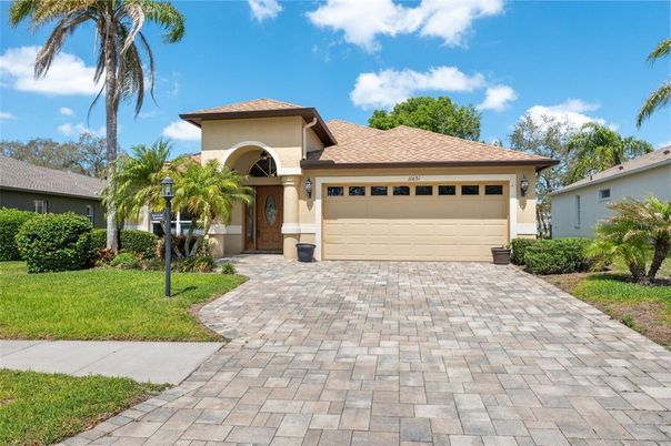 Attached, Exterior, Facade, Mediterranean