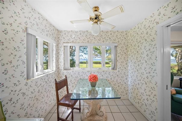 Dining room, Interior