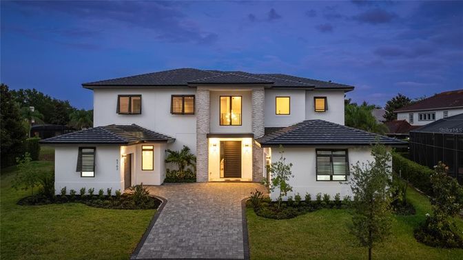 Exterior, Facade, Mediterranean