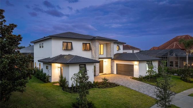 Attached, Exterior, Facade, Mediterranean