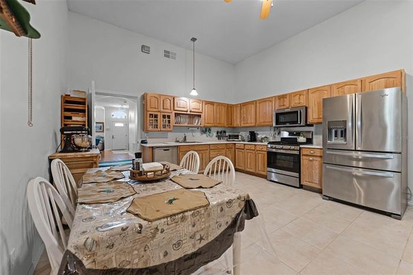 Dining room, Interior, Kitchen, Pendant Lights, Stainless Steel Appliances