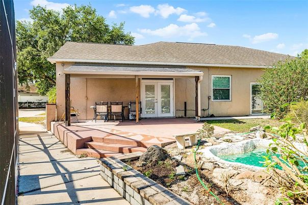 Exterior, Pool
