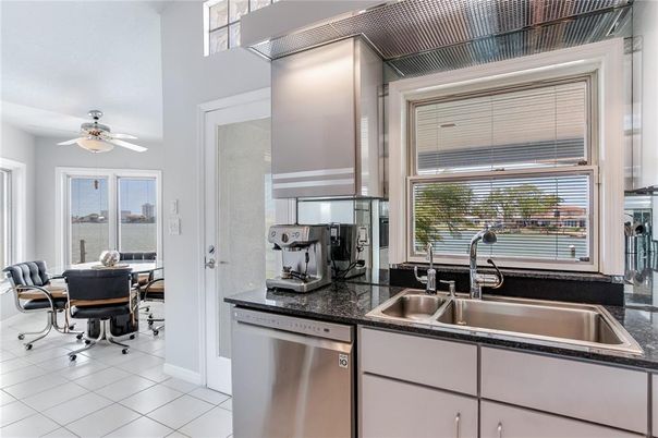 Dining room, Interior, Kitchen, Stainless Steel Appliances