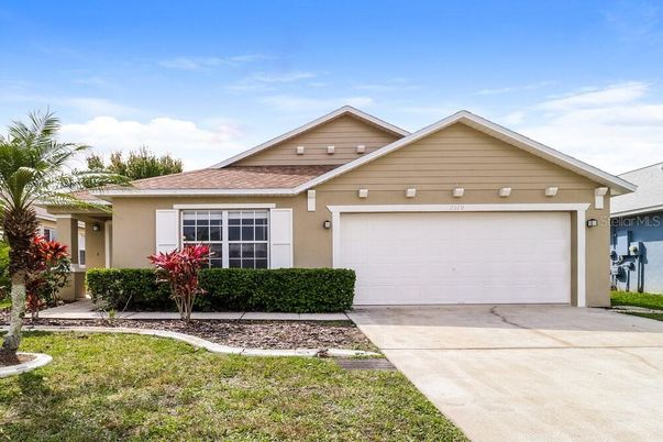 Attached, Exterior, Facade, Ranch