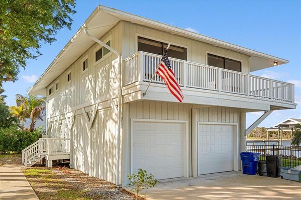 Detached Garage, Exterior