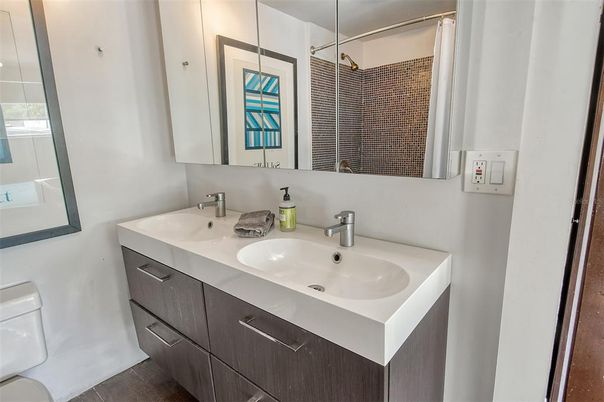 Bathroom, Dual Sink Vanities, Interior