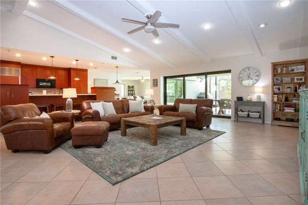 Interior, Kitchen, Living room, Pendant Lights, Recessed Lighting, Stainless Steel Appliances