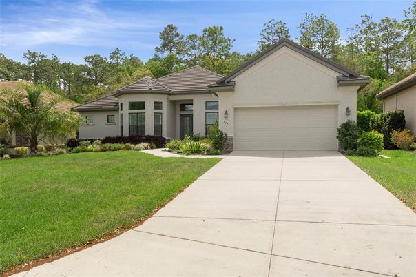 Attached, Exterior, Facade, Ranch