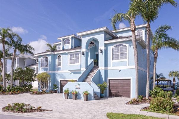 Attached, Exterior, Facade, Mediterranean