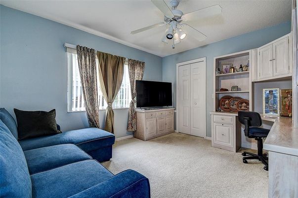 Home Office, Interior