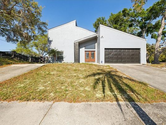 Attached, Exterior, Facade, Modern