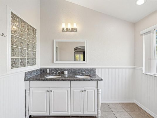 Bathroom, Dual Sink Vanities, Interior, Recessed Lighting