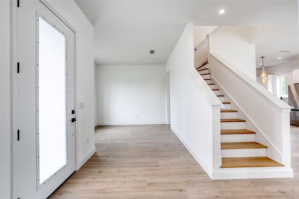 Interior, Pendant Lights, Recessed Lighting, Wood Texture Flooring