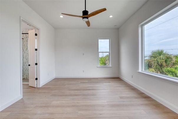Empty room, Interior, Recessed Lighting, Wood Texture Flooring