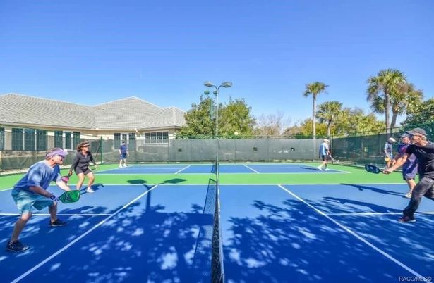 Exterior, Tennis Courts