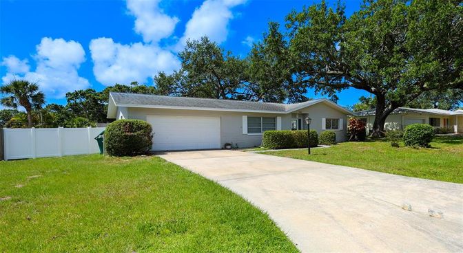 Attached, Backyard, Exterior, Facade, Ranch