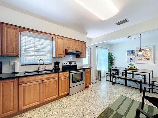 Dining room, Interior, Kitchen, Pendant Lights, Stainless Steel Appliances