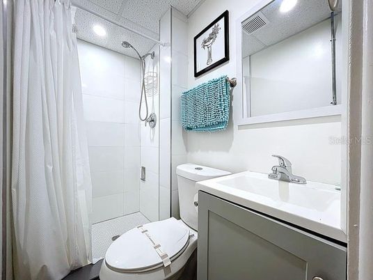 Bathroom, Interior, Recessed Lighting