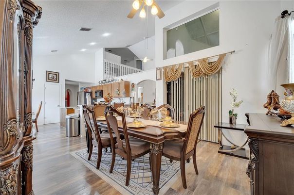 Dining room, Interior, Kitchen, Pendant Lights, Recessed Lighting, Wood Texture Flooring