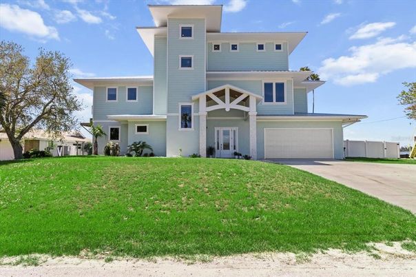 Attached, Exterior, Facade, Modern