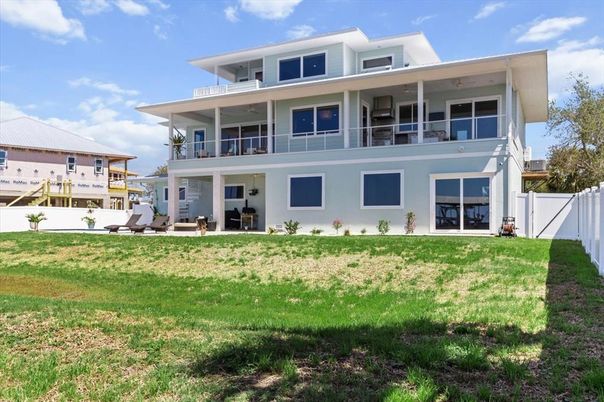 Backyard, Exterior, Facade, Modern