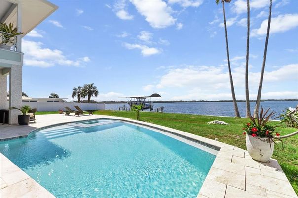 Exterior, Pool, Water
